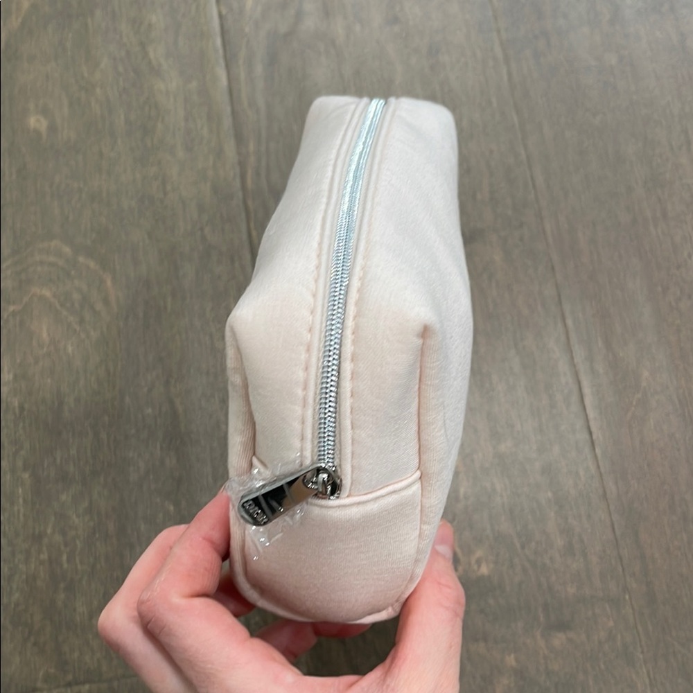New Dior Beauty light pink Cosmetic Pouch - Picture 3 of 7